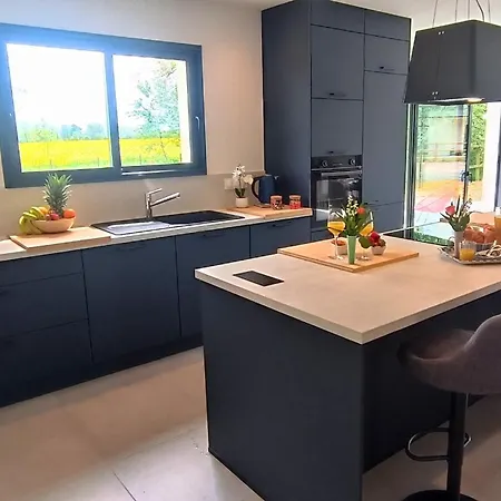 Casa vacanze Maison Neuve Proche Avec Parking Gratuit Et Privé à 5 Min Du Musée De La Batterie De Merville