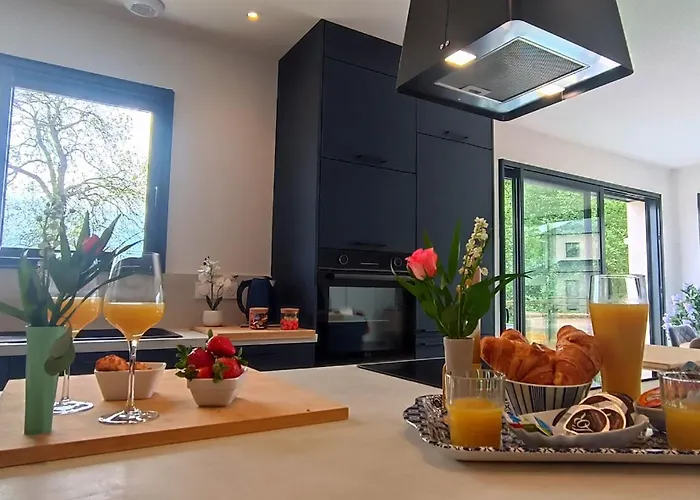 Maison Neuve Proche Avec Parking Gratuit Et Privé à 5 Min Du Musée De La Batterie De Merville